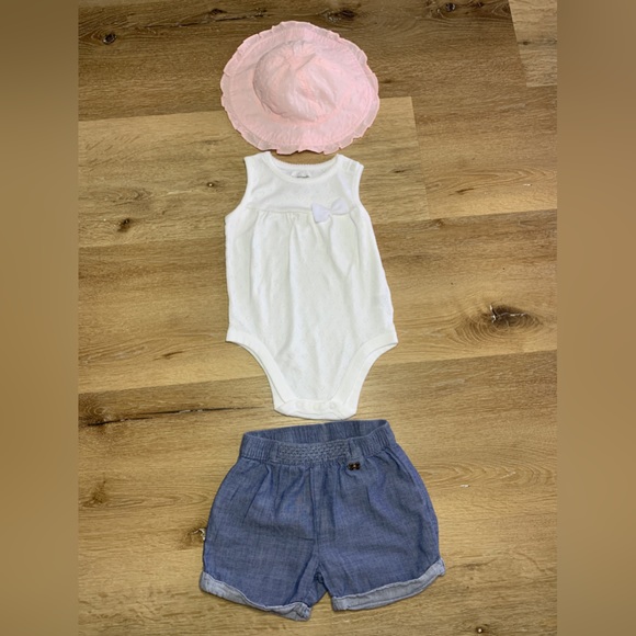 Set Of Pink Hat, White Onesie and Jeans Pants.18M - Picture 2 of 8